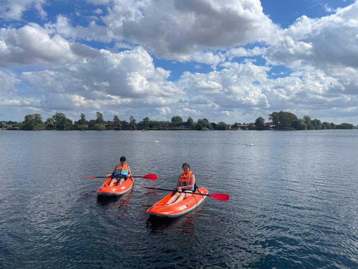 Luxury Lakeside Lodge L2 With Hot Tub Situated At Tattershall Lakes Country Park Екстериор снимка