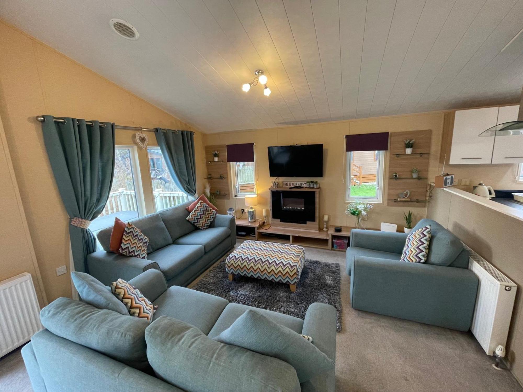 Luxury Lakeside Lodge L2 With Hot Tub Situated At Tattershall Lakes Country Park Екстериор снимка